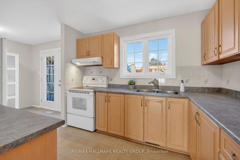 Photo 12 at 111 - 1061 Meadowlands Drive, Nepean (Carleton Square), Ottawa