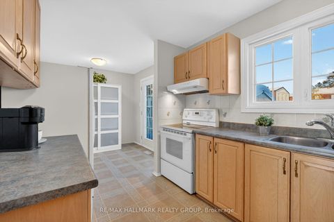 Photo 13 at 111 - 1061 Meadowlands Drive, Nepean (Carleton Square), Ottawa