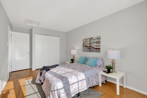 Photo 26 at 111 - 1061 Meadowlands Drive, Nepean (Carleton Square), Ottawa