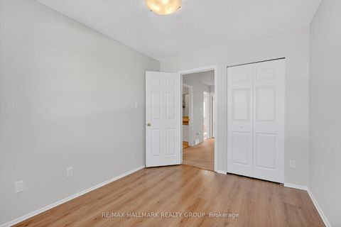 Photo 37 at 111 - 1061 Meadowlands Drive, Nepean (Carleton Square), Ottawa