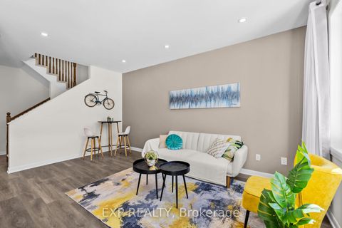 Photo 1 at 116 Maynooth Court, Nepean (Half Moon Bay), Ottawa