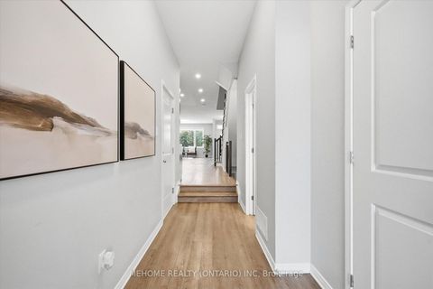 Photo 2 at 204 Tapadero Avenue, Emerald Meadows/Trailwest, Kanata