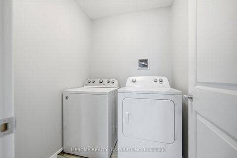 Photo 26 at 204 Tapadero Avenue, Emerald Meadows/Trailwest, Kanata