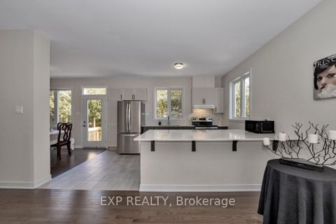 Photo 10 at 279 Falsetto Street, Mer Bleue/Bradley Estates/Anderson Park, Orleans