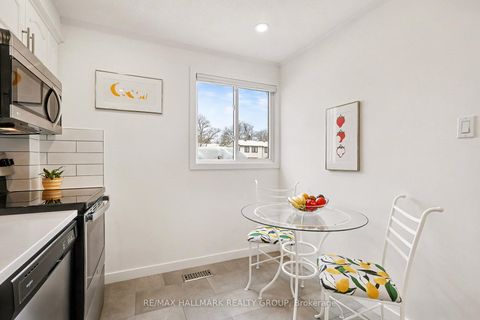 Photo 12 at 6861 Bilberry Drive, Convent Glen North, Orleans