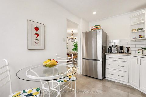 Photo 13 at 6861 Bilberry Drive, Convent Glen North, Orleans