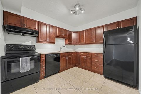 Photo 2 at 1004 - 200 Bay Street, Ottawa Centre