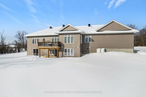 Photo 2 at 121 Ernest Way, Bathurst/Burgess & Sherbrooke (Bathurst) Twp, Tay Valley