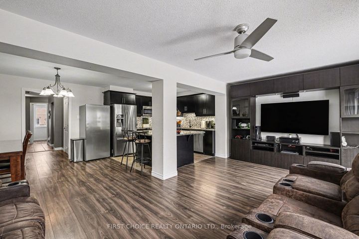 Photo 2 at 622 Bluegill Avenue, Nepean (Half Moon Bay), Ottawa