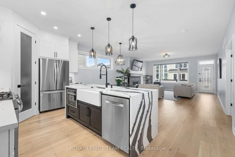 Photo 6 at 432 Gidran Circle, Emerald Meadows/Trailwest, Kanata