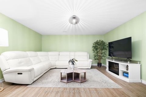 Photo 28 at 432 Gidran Circle, Emerald Meadows/Trailwest, Kanata