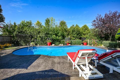 Photo 43 at 800 Fairwinds Terrace, Convent Glen, Orleans
