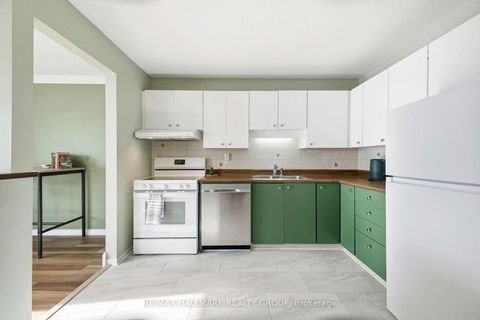 Photo 17 at D - 39 Stonehaven Drive, Bridlewood, Kanata