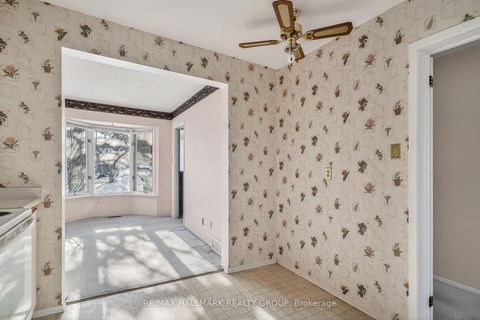 Photo 9 at 14 Haywood Crescent, Katimavik, Kanata