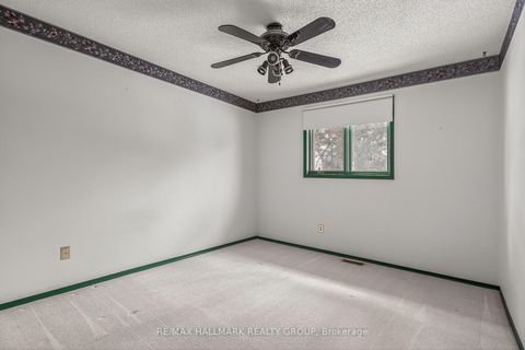 Photo 25 at 14 Haywood Crescent, Katimavik, Kanata