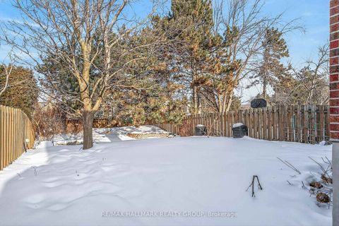 Photo 33 at 14 Haywood Crescent, Katimavik, Kanata