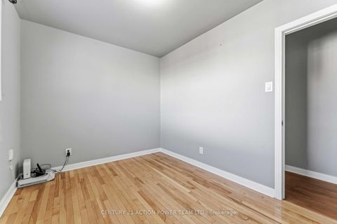 Photo 20 at 1705 OLD MONTREAL Road, Camelot, Orleans