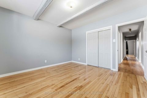 Photo 22 at 1705 OLD MONTREAL Road, Camelot, Orleans