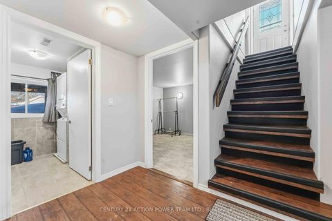 Photo 23 at 1705 OLD MONTREAL Road, Camelot, Orleans