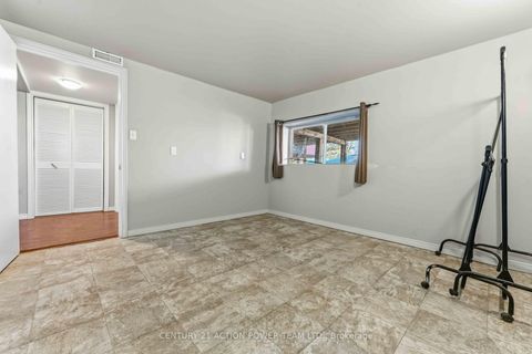 Photo 25 at 1705 OLD MONTREAL Road, Camelot, Orleans