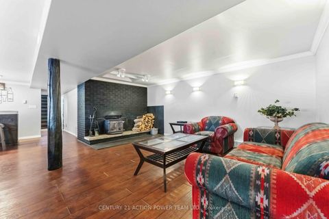 Photo 30 at 1705 OLD MONTREAL Road, Camelot, Orleans