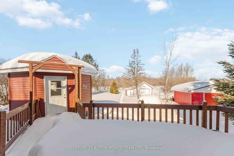 Photo 33 at 1705 OLD MONTREAL Road, Camelot, Orleans