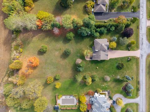 Photo 4 at 6 Marchbrook Circle, Rural Kanata (Central), Kanata