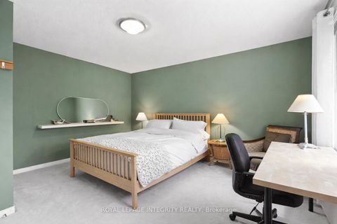 Photo 38 at 6 Marchbrook Circle, Rural Kanata (Central), Kanata