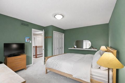 Photo 39 at 6 Marchbrook Circle, Rural Kanata (Central), Kanata