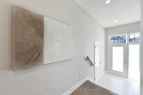 Photo 3 at 117 Escarpment Crescent, Kanata Lakes/Heritage Hills, Kanata