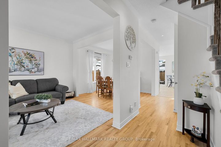 Photo 4 at 7 Rodeo Drive, Nepean (Longfields), Ottawa