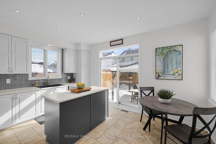 Photo 13 at 7 Rodeo Drive, Nepean (Longfields), Ottawa