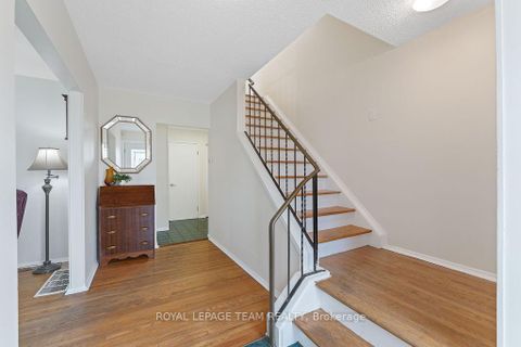 Photo 3 at 123 Abbeyhill Drive, Glencairn/Hazeldean, Kanata