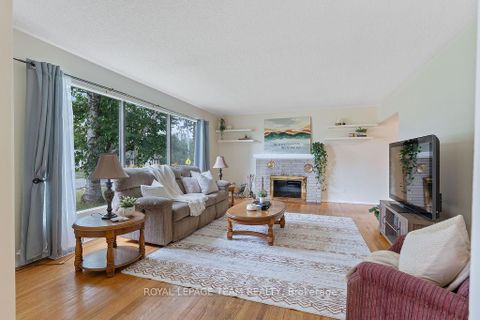 Photo 4 at 123 Abbeyhill Drive, Glencairn/Hazeldean, Kanata