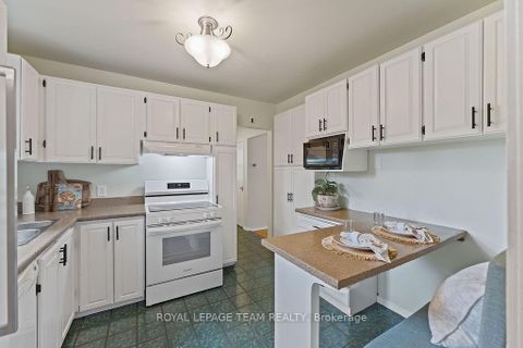 Photo 11 at 123 Abbeyhill Drive, Glencairn/Hazeldean, Kanata