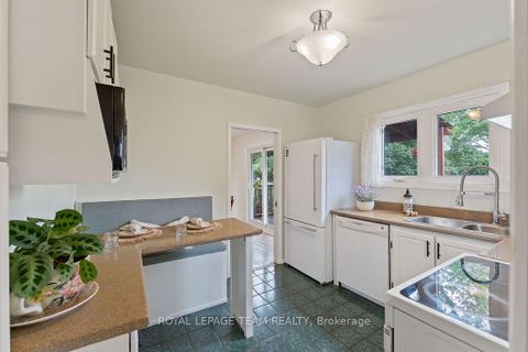 Photo 15 at 123 Abbeyhill Drive, Glencairn/Hazeldean, Kanata