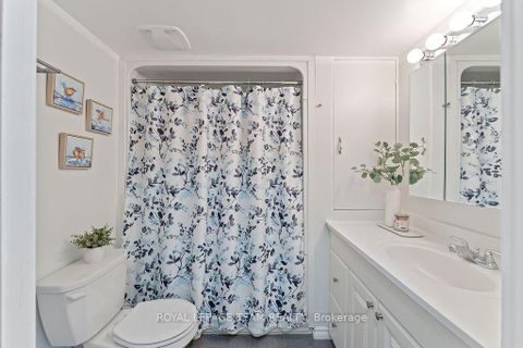 Photo 24 at 123 Abbeyhill Drive, Glencairn/Hazeldean, Kanata