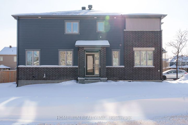 Photo 3 at 531 Lilith Street, Nepean (Heritage Park), Ottawa