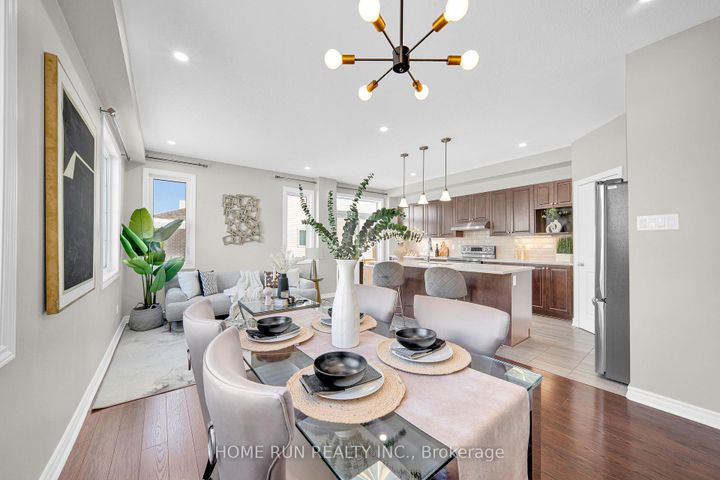 Photo 6 at 531 Lilith Street, Nepean (Heritage Park), Ottawa