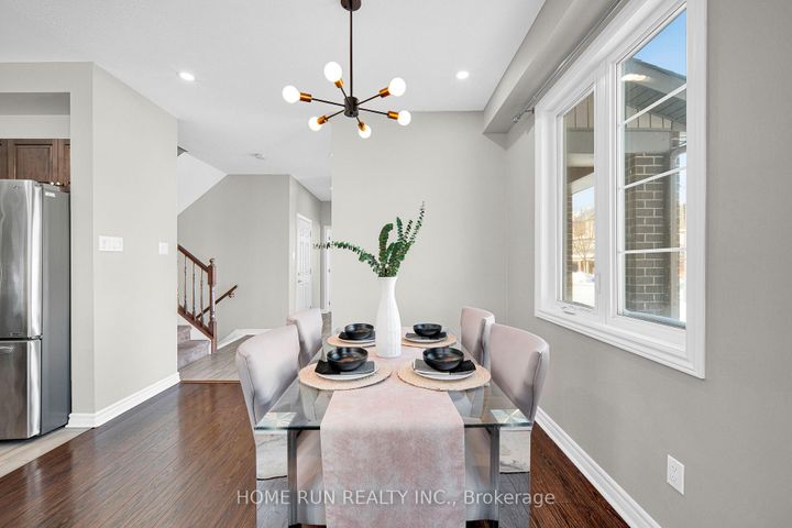 Photo 7 at 531 Lilith Street, Nepean (Heritage Park), Ottawa