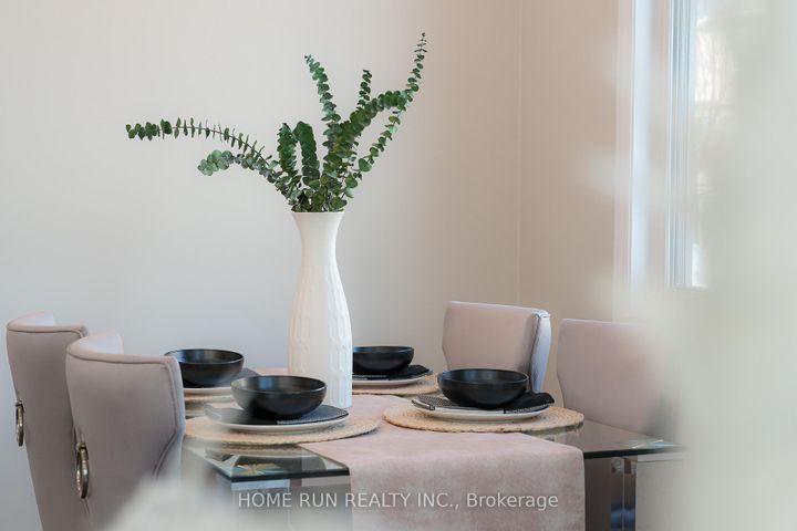 Photo 8 at 531 Lilith Street, Nepean (Heritage Park), Ottawa