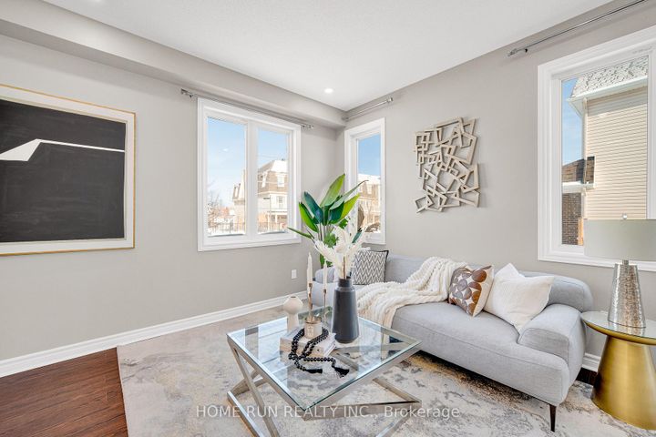 Photo 9 at 531 Lilith Street, Nepean (Heritage Park), Ottawa