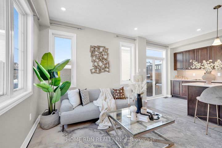 Photo 11 at 531 Lilith Street, Nepean (Heritage Park), Ottawa