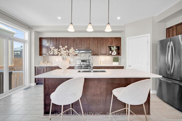 Photo 14 at 531 Lilith Street, Nepean (Heritage Park), Ottawa