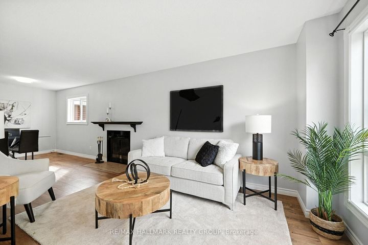 Photo 7 at 55 Fair Oaks Crescent, Nepean (Craig Henry/Woodvale), Ottawa