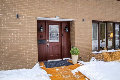 Photo 6 at 18 Pentland Crescent, Beaverbrook, Kanata