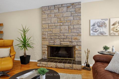 Photo 10 at 18 Pentland Crescent, Beaverbrook, Kanata