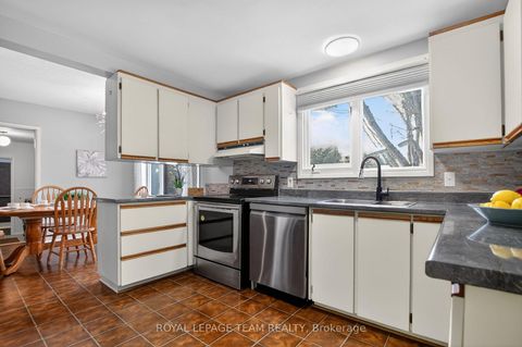 Photo 15 at 18 Pentland Crescent, Beaverbrook, Kanata