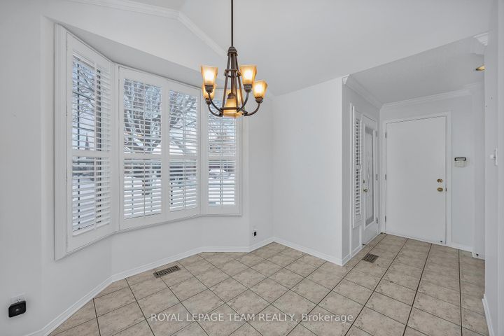 Photo 3 at 43 Settler's Ridge Way, Nepean (Longfields), Ottawa