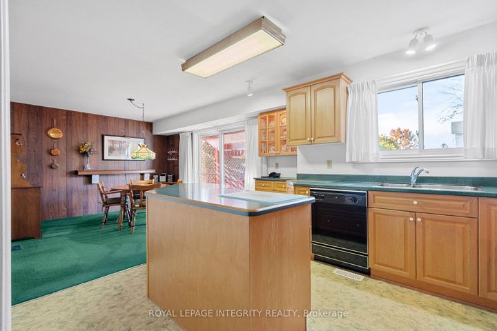 Photo 11 at 12 Wynford Avenue, Nepean (Craig Henry/Woodvale), Ottawa